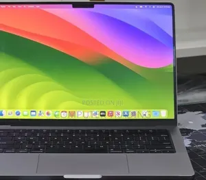 New Laptop Apple MacBook Pro 2023 M3 8GB Intel Core i7 SSD 512GB