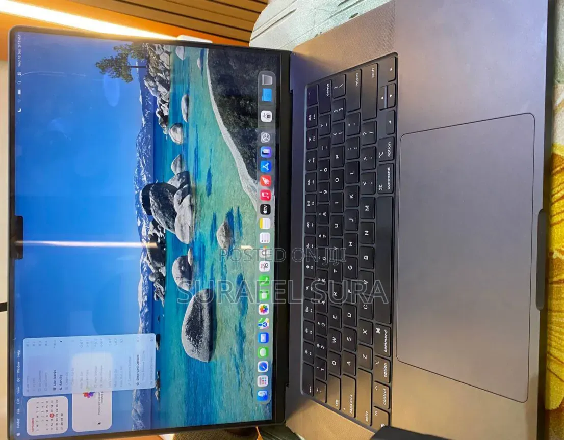New Laptop Apple MacBook Pro 2021 M1 16GB Apple M1 Pro SSD 512GB