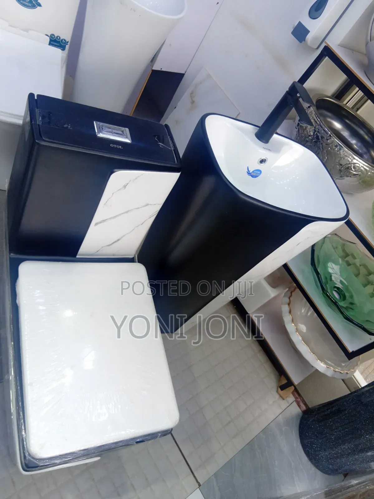 Otol Toilet Seat + Hand Wash
