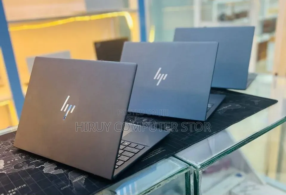 New Laptop HP Dragonfly G3 16GB Intel Core i7 SSD 512GB