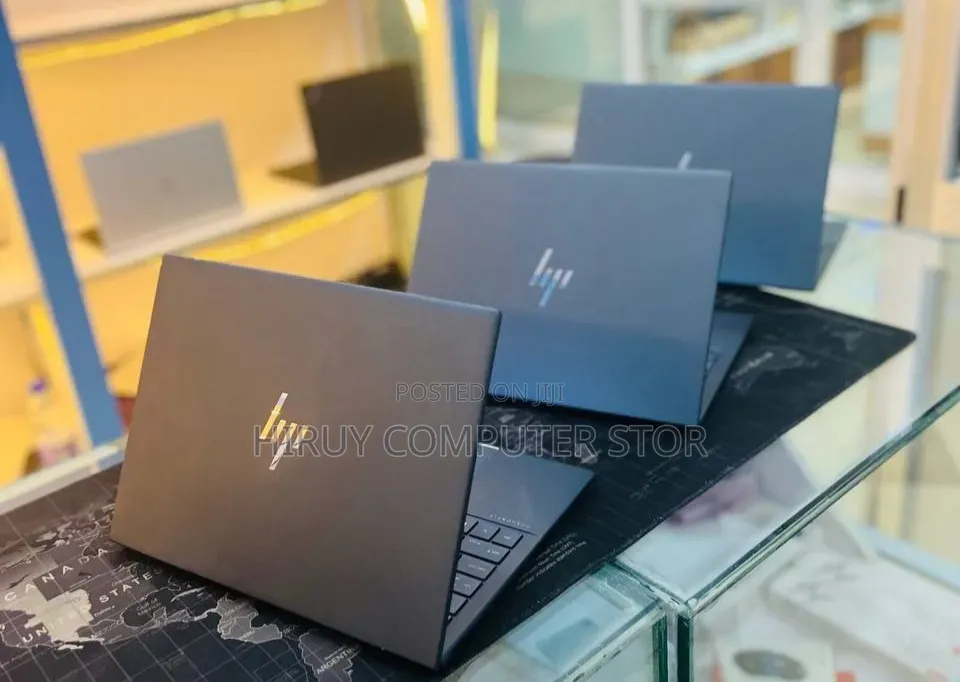 New Laptop HP Dragonfly G3 16GB Intel Core i7 SSD 512GB