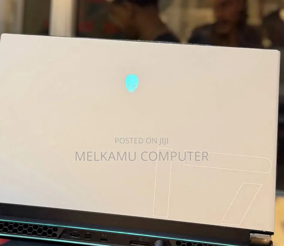New Laptop Alienware M17x R2 6GB Intel Core i7 SSD 1T