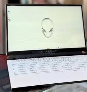New Laptop Alienware M17x R2 6GB Intel Core i7 SSD 1T