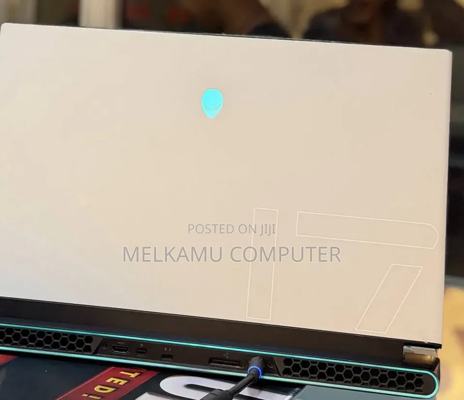 New Laptop Alienware M17x R2 6GB Intel Core i7 SSD 1T
