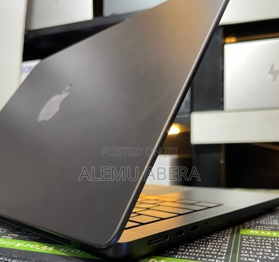 New Laptop Apple MacBook Pro 2024 M4 Max 48GB Apple M4 Max SSD 2T