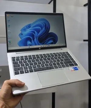 New Laptop HP 250 G10 16GB Intel Core i7 SSD 512GB