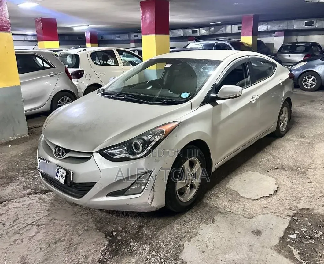 Hyundai Elantra 2015 Silver