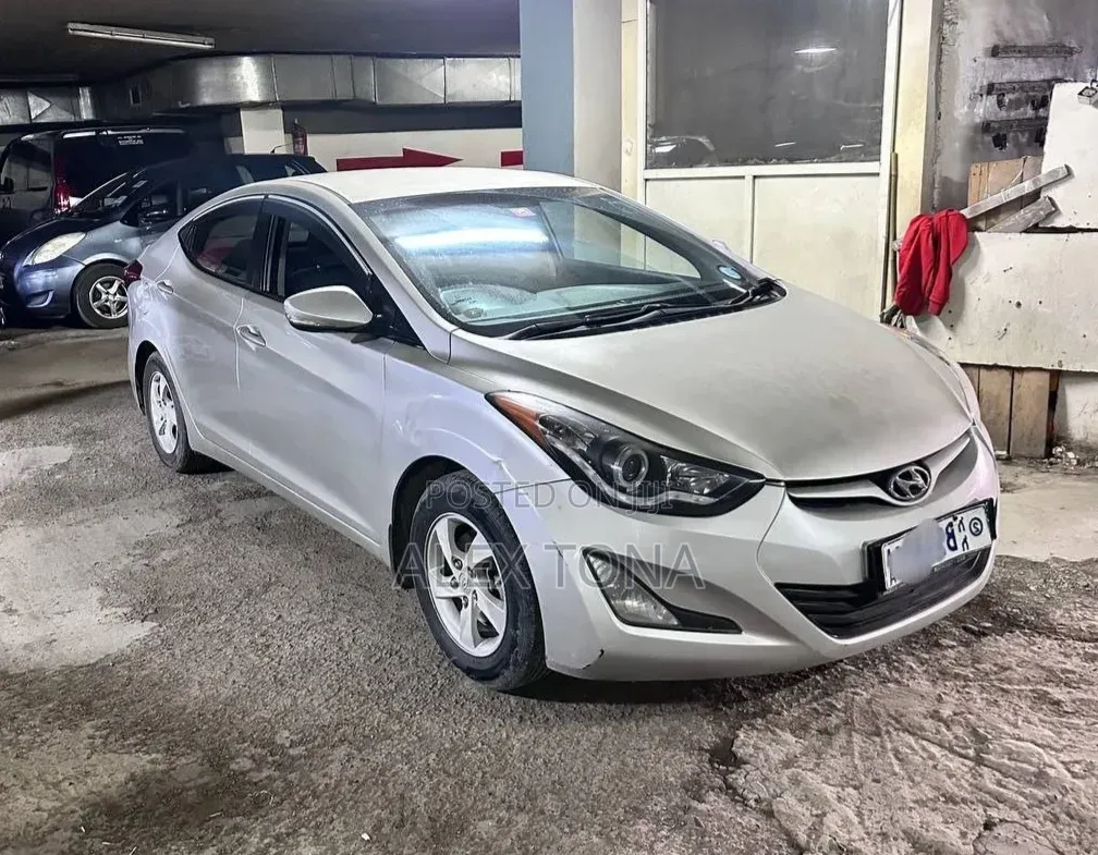 Hyundai Elantra 2015 Silver