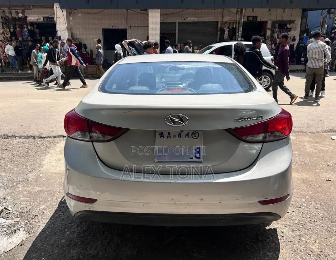 Hyundai Elantra 2015 Silver