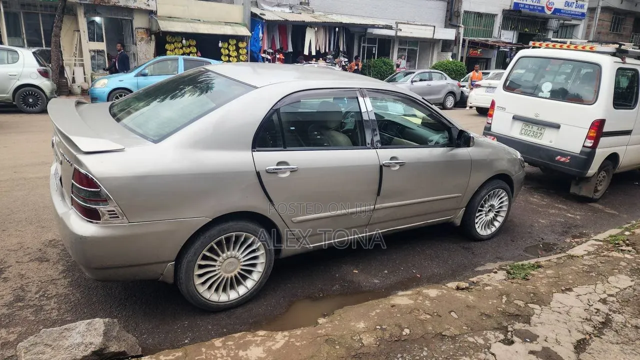 Toyota Corolla 2004 Gold