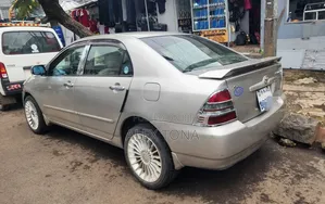 Toyota Corolla 2004 Gold