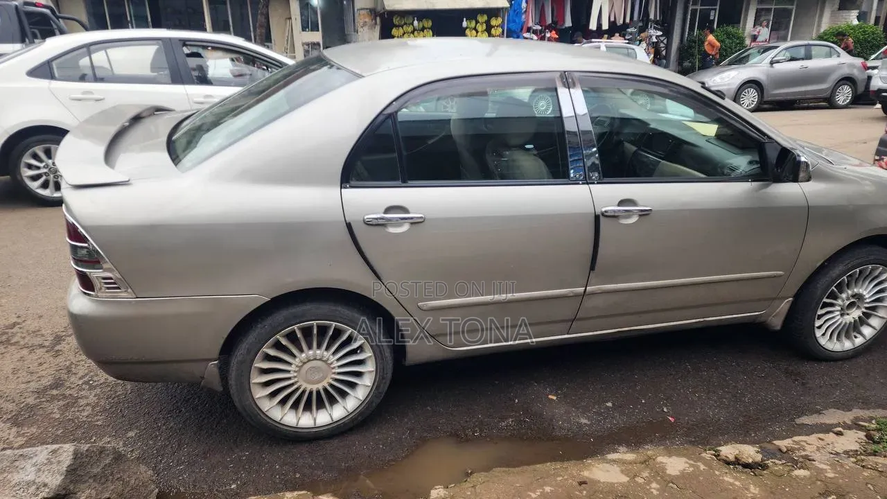 Toyota Corolla 2004 Gold
