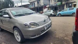 Toyota Corolla 2004 Gold