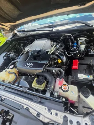 Toyota Hilux 2020 Silver