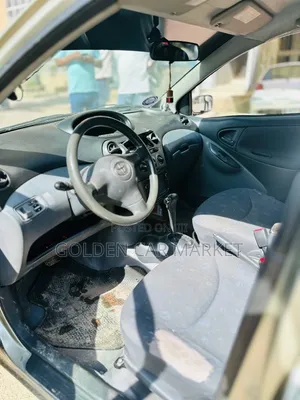 Toyota Vitz 2002