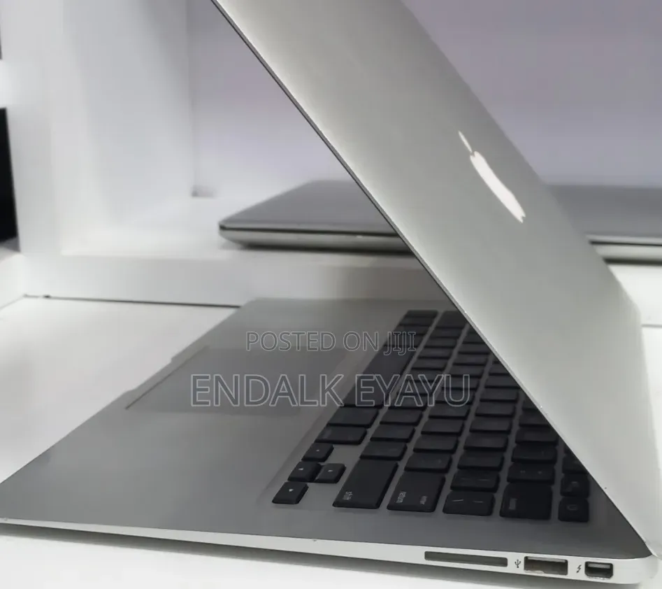 New Laptop Apple MacBook Air 2017 8GB Intel Core i7 SSD 128GB