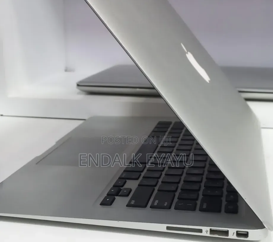 New Laptop Apple MacBook Air 2017 8GB Intel Core i7 SSD 128GB