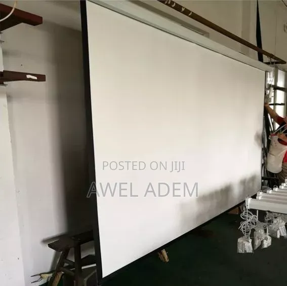 Motorized Projector Screen