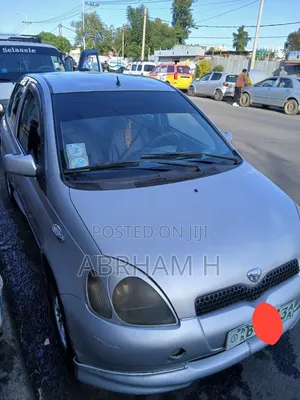 Toyota Vitz 2001 Silver