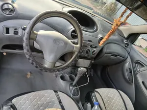 Toyota Vitz 2001 Silver