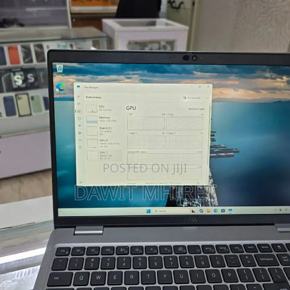 New Laptop Dell Precision 3560 8GB Intel Core i7 SSD 512GB