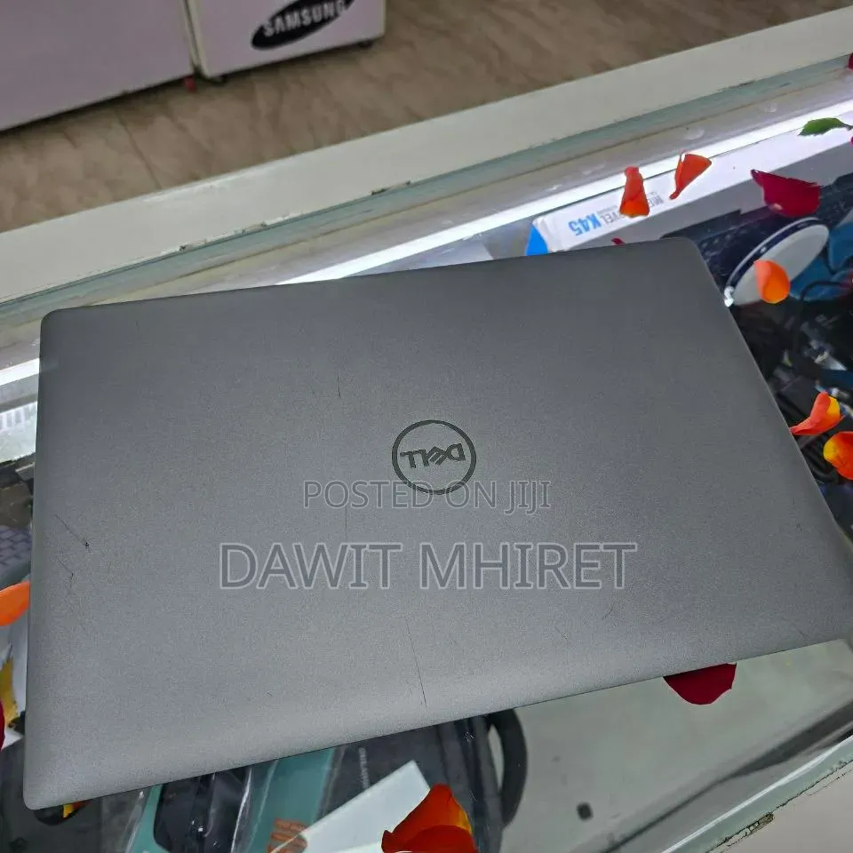 New Laptop Dell Precision 3560 8GB Intel Core i7 SSD 512GB
