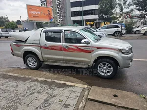 Toyota Hilux 2012