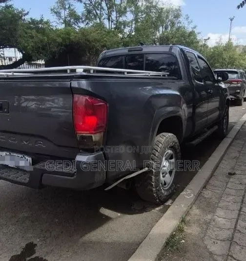 Toyota Tacoma 2019 Gray