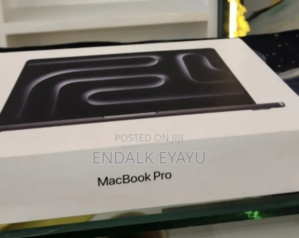 New Laptop Apple MacBook Pro 2025 M5 24GB Intel Core i7 SSD 1T