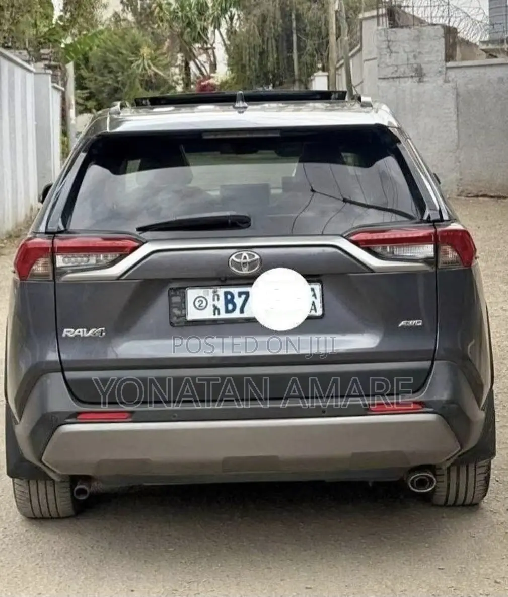 Toyota RAV4 2021