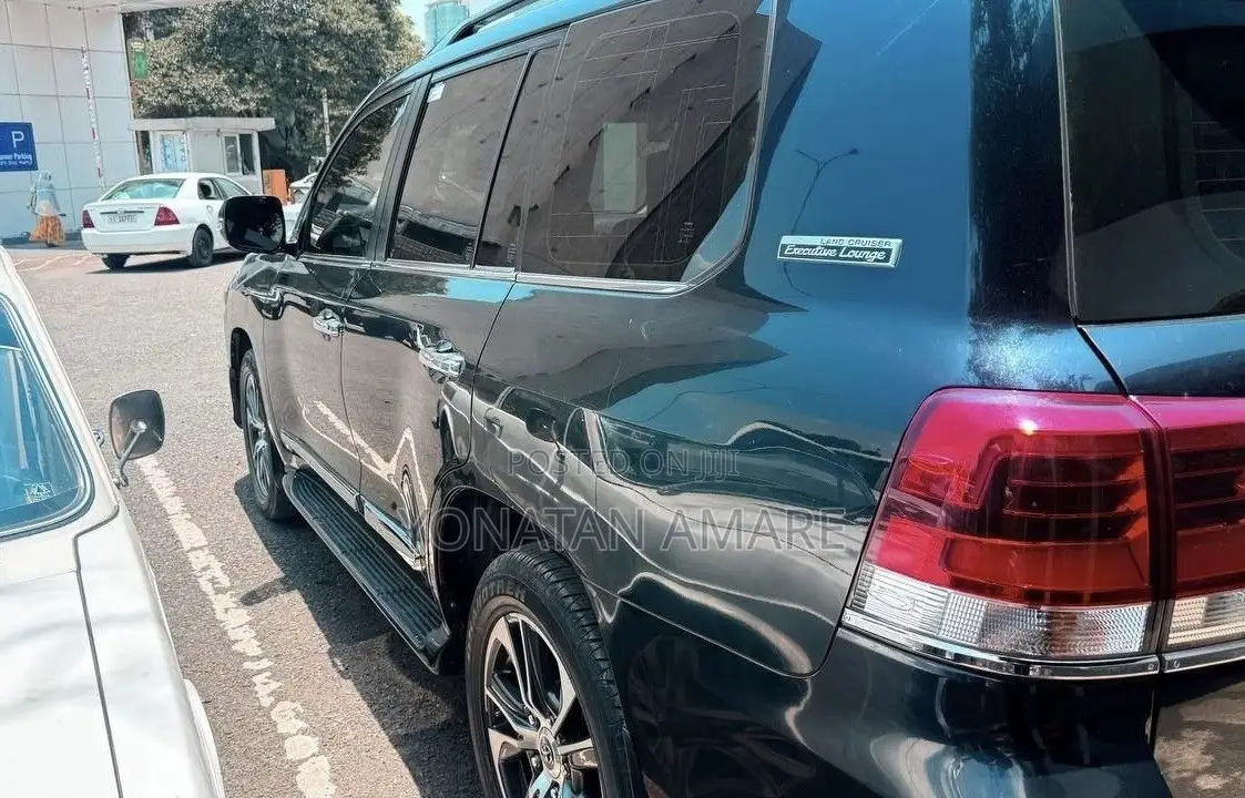 Toyota Land Cruiser 4.5 V8 VXR 2020 Black