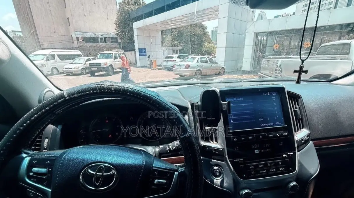 Toyota Land Cruiser 4.5 V8 VXR 2020 Black
