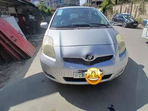 Toyota Yaris 2010 Silver