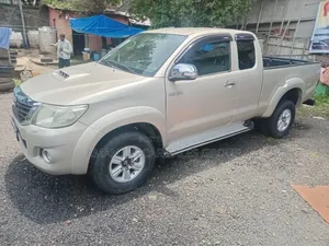 Toyota Hilux 2012 Red