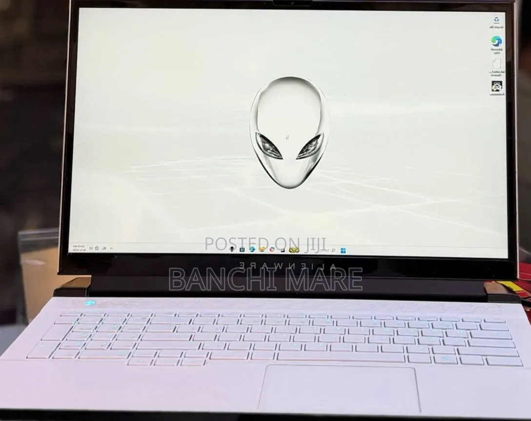 New Laptop Alienware X17 R1 16GB Intel Core i7 SSD 1T