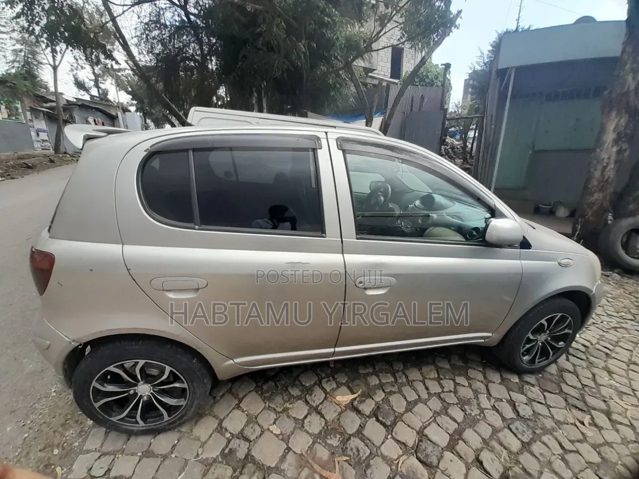 Toyota Vitz 2004 Gray
