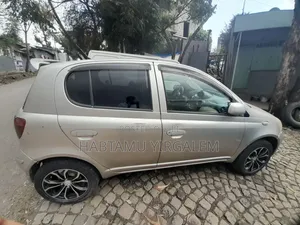 Toyota Vitz 2004 Gray