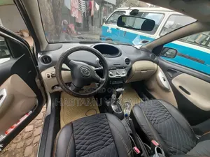 Toyota Vitz 2004 Gray