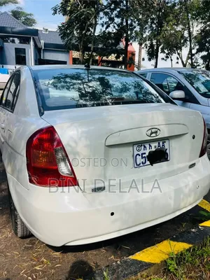 Hyundai Accent 2010 White