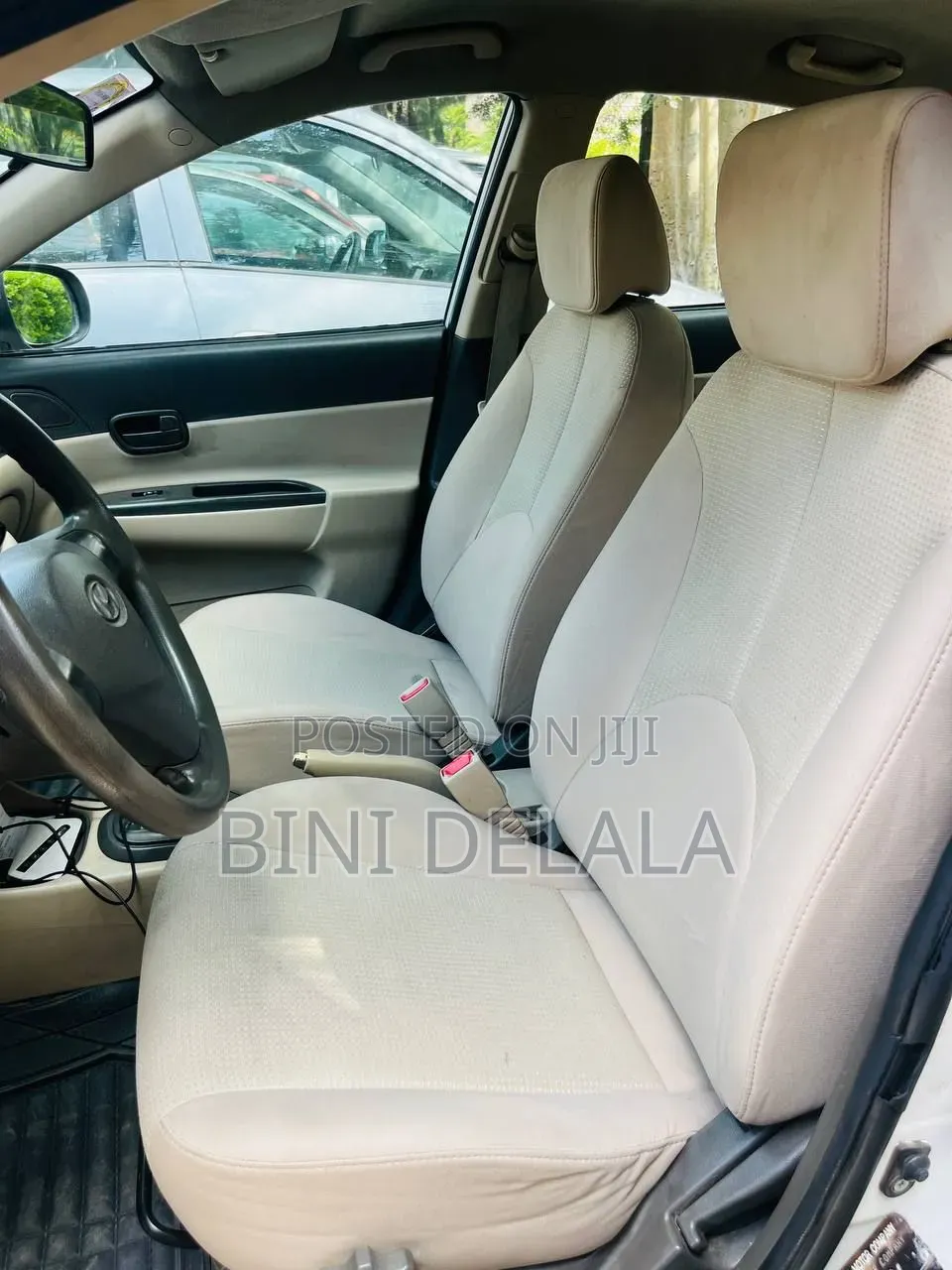 Hyundai Accent 2010 White