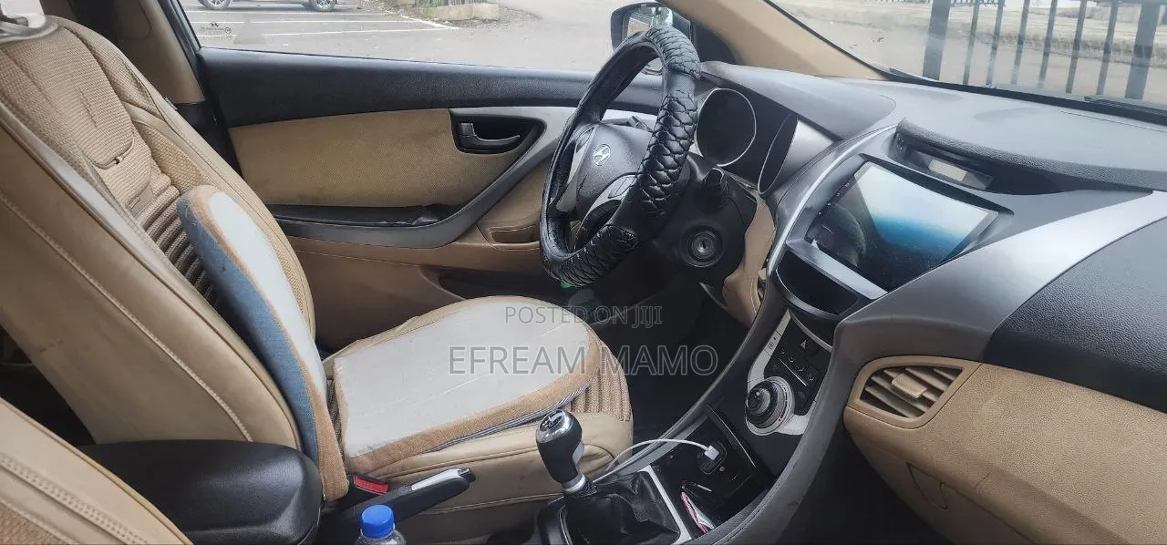 Hyundai Elantra 2011