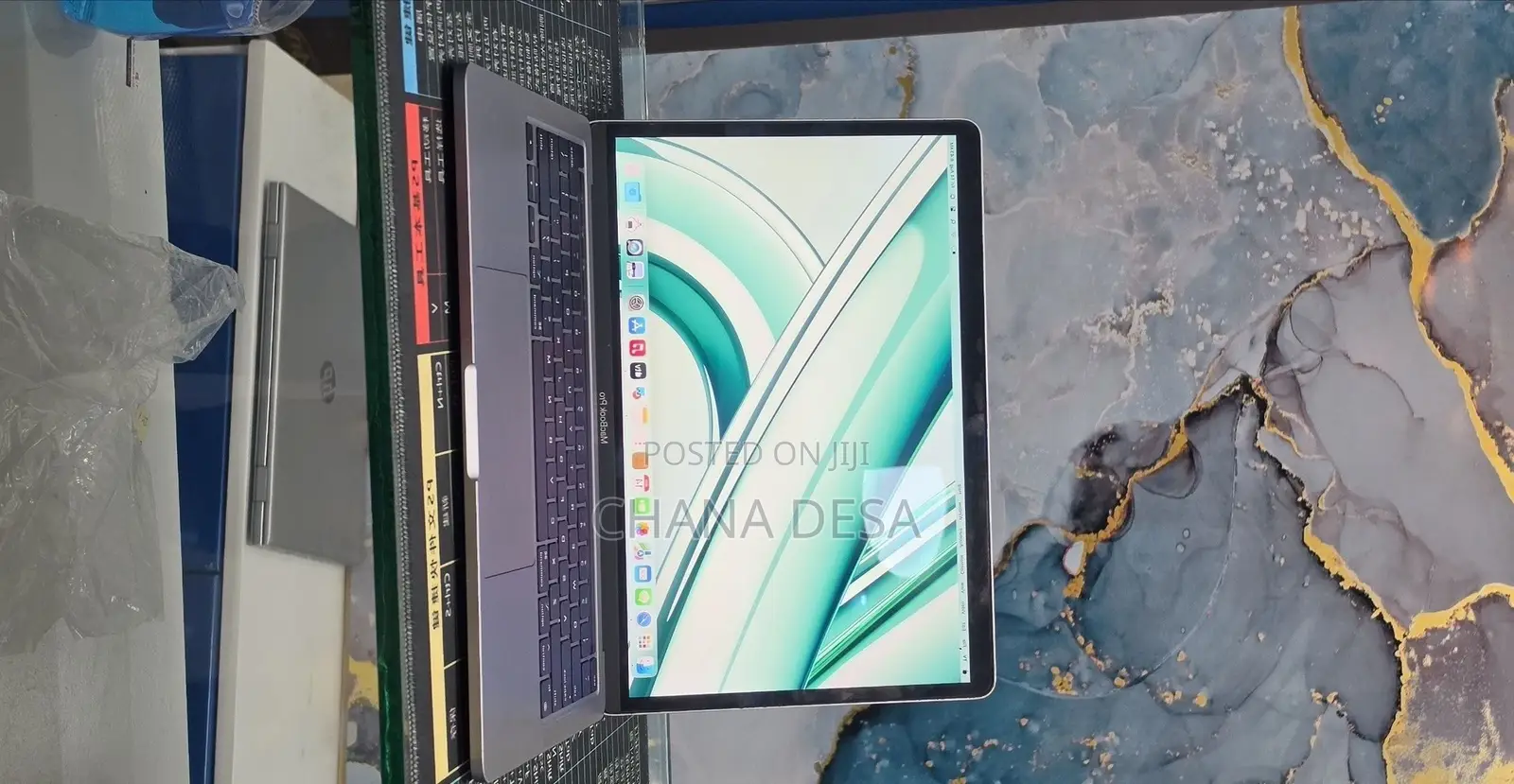 New Laptop Apple MacBook Pro 2022 M2 8GB Apple M2 SSD 256GB