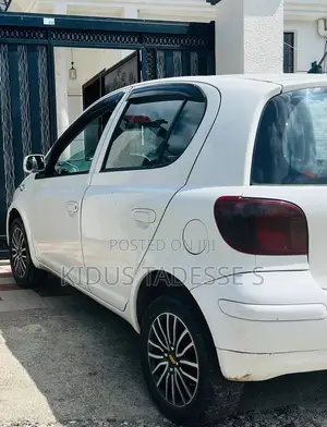 Toyota Vitz 2003 White