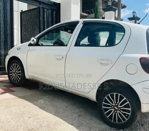 Toyota Vitz 2003 White