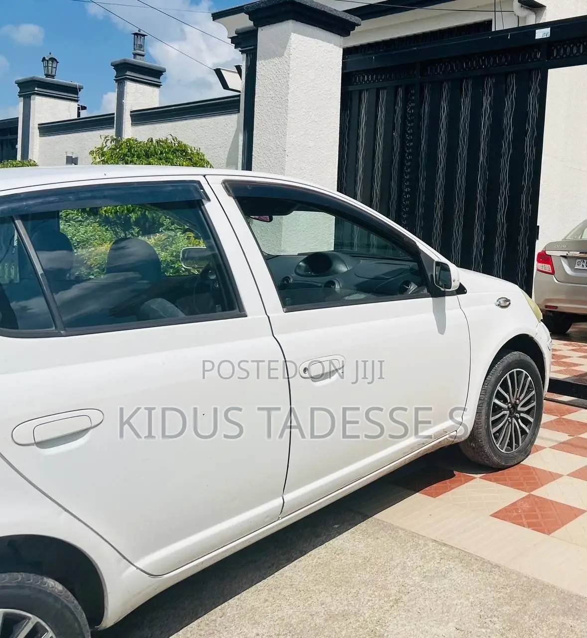 Toyota Vitz 2003 White
