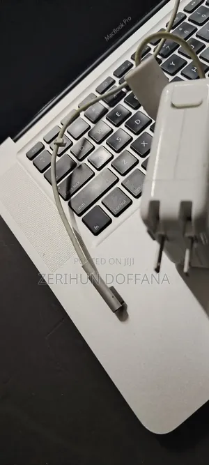 Laptop Apple MacBook Pro 2011 4GB Intel Core i7 HDD 750GB