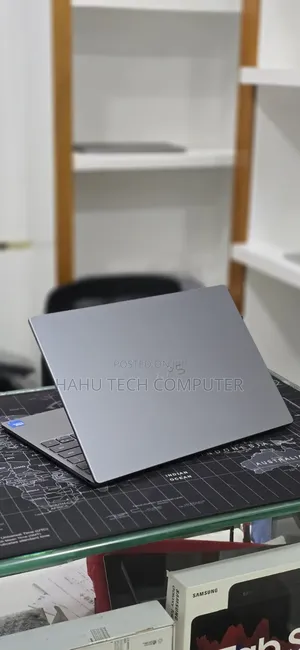 New Laptop Dell XPS 13 8GB Intel Core Ultra 5 SSD 512GB
