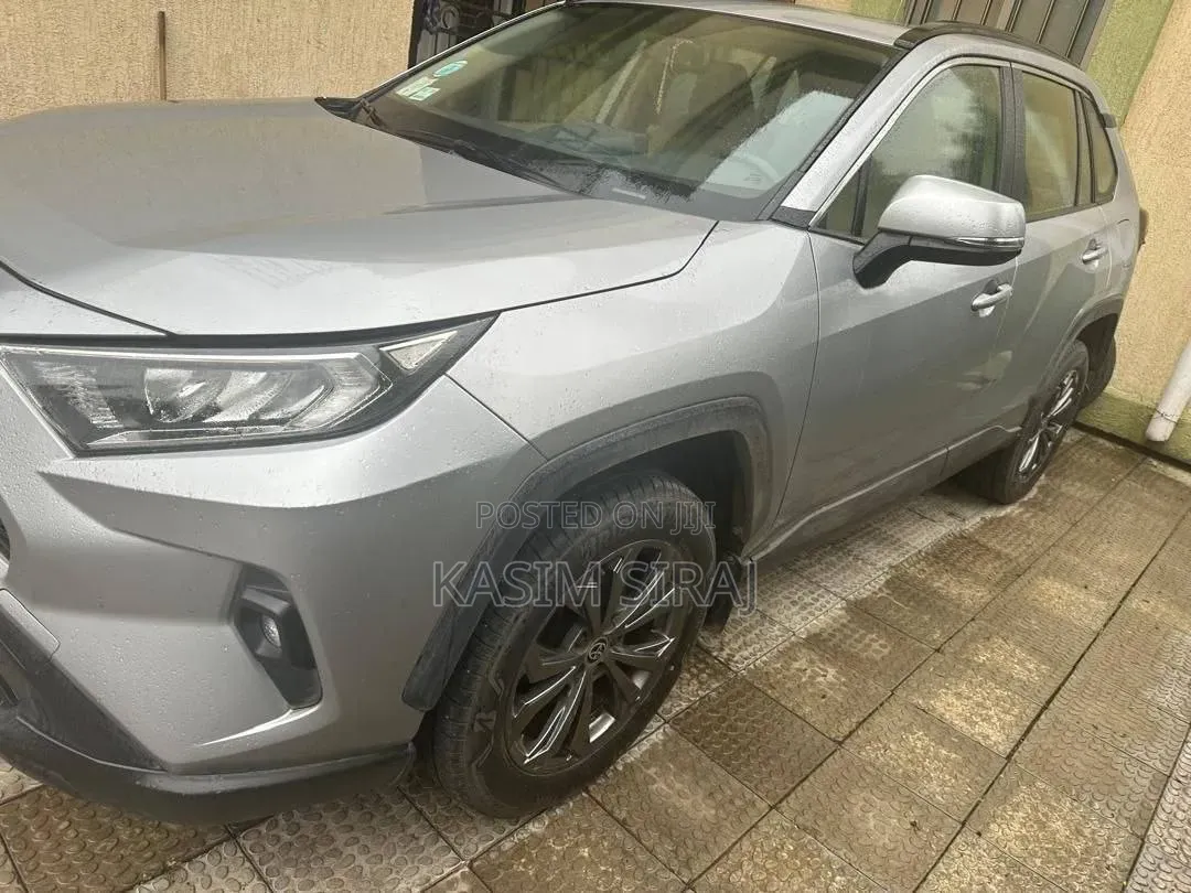 Toyota RAV4 Adventure 2022 Silver