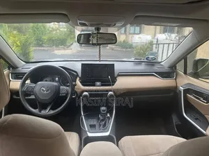 Toyota RAV4 Adventure 2022 Silver