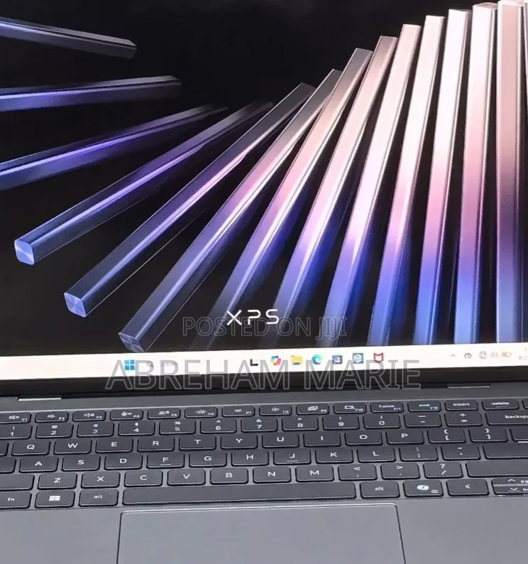 New Laptop Dell XPS 13 8GB Intel Core 5 SSD 512GB